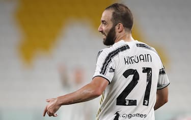 TURIN, ITALY - AUGUST 01: Gonzalo Higuain of Juventus reacts during the Serie A match between Juventus and AS Roma on August 01, 2020 in Turin, Italy. (Photo by Jonathan Moscrop/Getty Images)