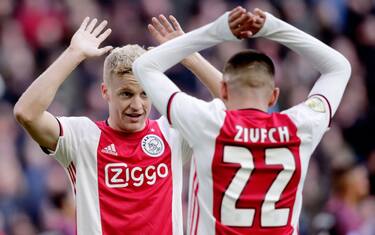 Via anche Van de Beek? L'Ajax ha già i sostituti