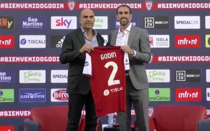 Godin: "Cagliari scelta di cuore. Aspetto Radja"