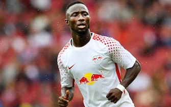 epa06116241 Leipzig's Naby Keita during an Emirates Cup friendly soccer match between RB Leipzig and Sevilla FC in London, Britain, 29 July 2017.  EPA/ANDY RAIN