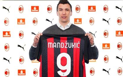 Mandzukic è del Milan: "Un vero onore essere qui"