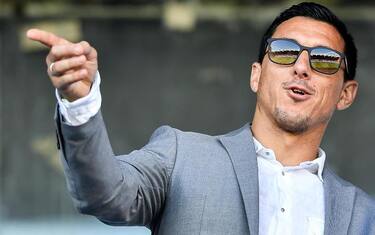 Fiorentina, arriva Burdisso: affiancherà Pradè