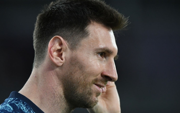 Messi al PSG, l'argentino atteso a Parigi. Le news in diretta LIVE