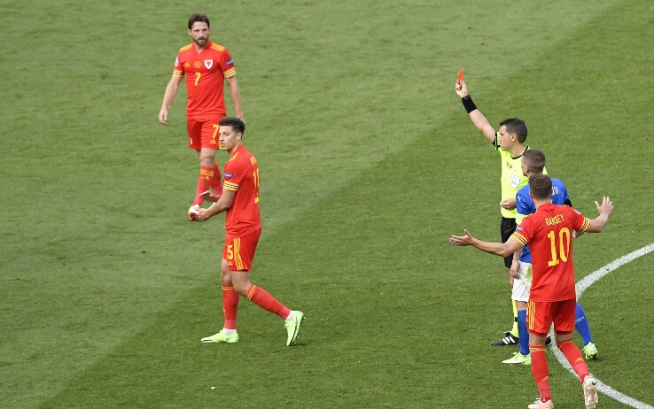 Ampadu, espulso contro l'Italia Ampadu, espulso contro l'Italia