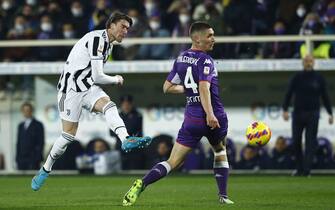 FLORENCE, ITALY - MARCH 02: Dusan Vlahovic of Juventus controls the ball during the Coppa Italia Semi Final 1st Leg match between ACF Fiorentina and Juventus FC at Stadio Artemio Franchi on March 2, 2022 in Florence, Italy. (Photo by Matteo Ciambelli/DeFodi Images via Getty Images)