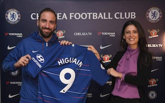 LONDON, ENGLAND - JANUARY 23: Gonzalo Higuain of Chelsea signs for Chelsea alongside Chelsea Director Marina Granovskaia at Stamford Bridge on January 23, 2019 in London, England. (Photo by Darren Walsh/Chelsea FC via Getty Images)