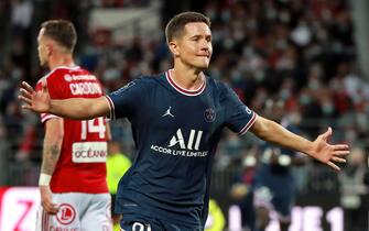 epa09422431 Paris Saint Germain's Ander Herrera reacts after scoring the first goal during the French Ligue 1 soccer match between Paris Saint Germain and the Stade Brestois in Brest, France, 20 August 2021.  EPA/Christophe Petit Tesson