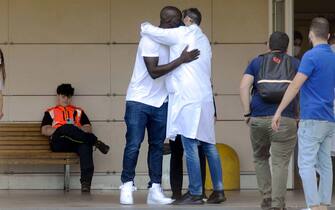 Milano, Lukaku all'uscita  dalll'Humanitas dopo le visite mediche