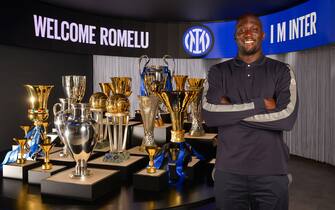 MILAN, ITALY - JUNE 29: Romelu Lukaku of FC Internazionale poses for a picture at FC Internazionale headquarters on June 29, 2022 in Milan, Italy. (Photo by Mattia Pistoia - Inter/Inter via Getty Images)