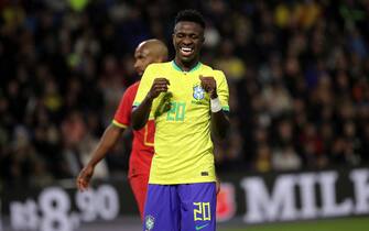 epa10202441 Vinicius Jr of Brazil reacts during the international friendly soccer match between Brazil and Ghana in Le Havre, France, 23 September 2022.  EPA/CHRISTOPHE PETIT TESSON