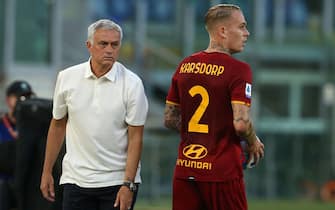 Jose Mourinho talks to Rick Karsdorp (Roma) during the Serie A match between AS Roma and Empoli FC at Stadio Olimpico in Rome, Italy on October 3, 2021. (Photo by Giuseppe Fama/Pacific Press/Sipa USA)