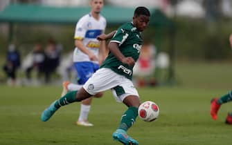 epa09934643 Midfielder Endrick, 15, plays a game as a starter for Palmeiras in Guarulhos, Brazil, 08 May 2022. Endrick, one of the strongest new promises in Brazilian football, continues to accumulate experience for his long-awaited debut in the Palmeiras professional squad and he was once again a starter with the 'Verdao' sub'20 team. Before the debut, which should happen after he turns 16 at the end of July and signs a professional contract, the local and foreign sports press and the eager Palmeiras fans have to settle for these performances. Before the gaze of several foreign media, Endrick started in the 5-1 win over Sao Jose in the Paulista Sub'20 Championship.  EPA/Fernando Bizerra