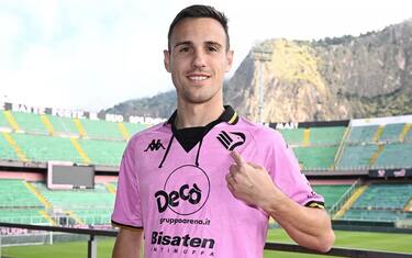 Il Palermo annuncia Verre: gli acquisti in Serie B