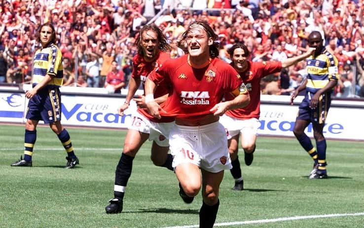 Il gol-scudetto di Francesco Totti in Roma-Parma del 2001
