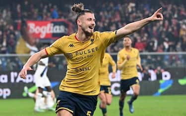 Tottenham su Dragusin: il Genoa chiede 30 milioni