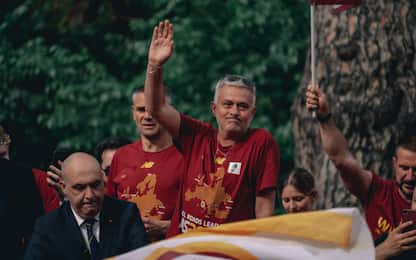 Mourinho saluta la Roma: "Sangue, lacrime, amoR"