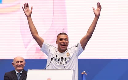 Mbappé urla 'Hala Madrid' insieme ai tifosi. VIDEO