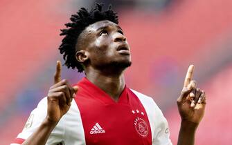 epa09197354 Mohammed Kudus of Ajax celebrates a goal during the Dutch Eredivisie soccer match between Ajax Amsterdam and VVV-Venlo at the Johan Cruijff Arena in Amsterdam, Netherlands, 13 May 2021.  EPA/OLAF KRAAK