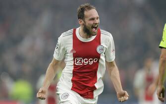 AMSTERDAM, NETHERLANDS - OCTOBER 19: Daley Blind of Ajax celebrate scoring second Ajax goal of the evening during the Group C - UEFA Champions League match between Ajax and Borussia Dortmund at Johan Cruijff ArenA on October 19, 2021 in Amsterdam, Netherlands (Photo by Peter Lous/BSR Agency/Getty Images)