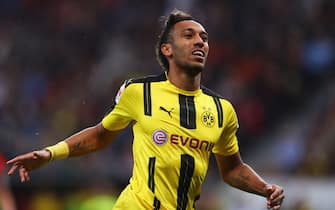 LEVERKUSEN, GERMANY - OCTOBER 01:  Pierre-Emerick Aubameyang of Borussia Dortmund reacts after a missed chance on goal during the Bundesliga match between Bayer 04 Leverkusen and Borussia Dortmund at BayArena on October 1, 2016 in Leverkusen, Germany.  (Photo by Dean Mouhtaropoulos/Bongarts/Getty Images)