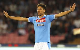 NAPLES, ITALY - OCTOBER 07:  Federico Fernandez of SSC Napoli gestures during the Serie A match between SSC Napoli v Udinese Calcio at Stadio San Paolo on October 7, 2012 in Naples, Italy.  (Photo by Marco Luzzani/Getty Images)