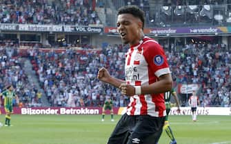epa07520371 Donyell Malen of PSV during the Dutch Eredivisie match between PSV Eindhoven and ADO den Haag at the Phillips stadium on April 21, 2019 in Eindhoven, The Netherlands.  EPA/Jeroen Putmans