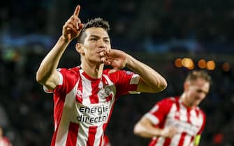 epa07116894 Hirving Lozano of PSV celebrates his 1-0 goal  during the UEFA Champions League group stage soccer match between PSV Eindhoven and Tottenham Hotspur FC, in Eindhoven, the Netherlands, 24 October 2018.  EPA/THOMAS BAKKER