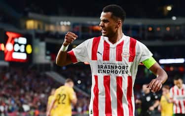 epa10170940 Cody Gakpo of PSV Eindhoven celebrates scoring the 1-1 goal during the UEFA Europa League match between PSV Eindhoven and FK Bodo/Glimt at Phillips Stadium in Eindhoven, the Netherlands, 08 September 2022.  EPA/Olaf Kraak