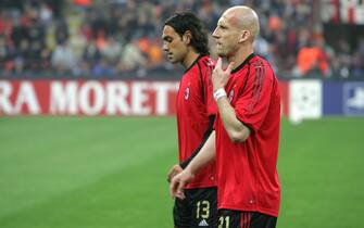 ©Jonathan Moscrop / LaPresse
06-04-2005 Milano
Sport - Calcio
Milan - Inter UEFA Champions League 2004 2005
Nella foto: Alessandro Nesta e Jaap Stam