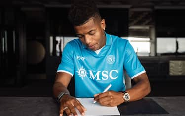 "Benvenuto David": il Napoli ufficializza Neres