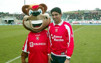 GIUSEPPE BELLINI/LAPRESSE 18 -01 - 2004
SPORT CALCIO
CAMPIONATO SERIE A 2003/04 ANCONA - PERUGIA 0 - 0
NELLA FOTO:JARDEL
