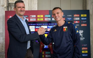 Gudmundsson rinnova col Genoa: firma fino al 2027