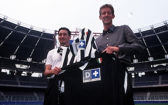 ***** Collection Juventus *****

27/05/1999
Zambrotta e Van Der Sar
 
