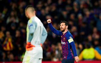 epa07434944 FC Barcelona's Leo Messi celebrates after scoring the 1-0 lead during the UEFA Champions League round of 16 second leg soccer match between FC Barcelona and Olympique Lyon at Camp Nou in Barcelona, north eastern Spain, 13 March 2019.  EPA/ALEJANDRO GARCIA