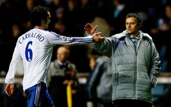 BIRMINGHAM, UNITED KINGDOM - JANUARY 02:  Chelsea Manager Jose Mourinho shakes hands with Ricardo Carvalho after the Barclays Premiership match between Aston Villa and Chelsea at Villa Park on January 2, 2007 in Birmingham, England.  (Photo by Shaun Botterill/Getty Images)