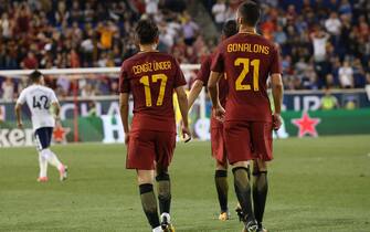 NEW JERSEY, USA - JULY 25: Cengiz Under (17), Tumminello (93) and Maxime Gonalons (21) of AS Roma warm up before a friendly match between AS Roma and Tottenham Hotspur within International Champions Cup 2017 at Redbull Arena Stadium in Harrison, New Jersey, United States on July 25, 2017. (Photo by Mohammed Elshamy/Anadolu Agency/Getty Images)