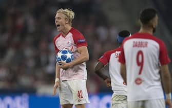 epa06982369 Salzburg's Xaver Schlager reacts during the UEFA Champions League playoff second leg soccer match between FC Salzburg and FC Red Star Belgrade, in Salzburg, Austria, 29 August 2018.  EPA/ANDREAS SCHAAD