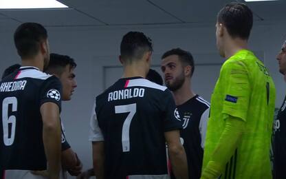 Pjanic leader, spiega i movimenti a Ronaldo. VIDEO