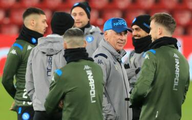 Mertens-Lozano sfidano Klopp: così a Liverpool