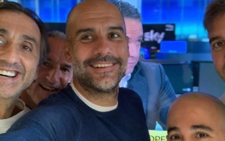 La reazione di Guardiola e del suo staff nella foto inizialmente pubblicata ma poi rimossa dal profilo Instagram di Manuel Estiarte, ex pallanuotista e dal 2008 collaboratore dell'allenatore catalano