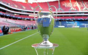epa08620249 The Champions League trophy is on display prior the UEFA Champions League final between Paris Saint-Germain and Bayern Munich in Lisbon, Portugal, 23 August 2020.  EPA/Miguel A. Lopes / POOL