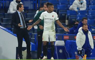 Dalbert da incubo, due rigori e un rosso in 39'