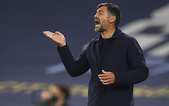 epa08763315 FC Porto's head coach Sergio Conceicao reacts during the UEFA Champions League group C soccer match between Manchester City and FC Porto in Manchester, Britain, 21 October 2020.  EPA/Paul Ellis / POOL