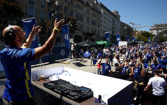 PORTO, PORTUGAL - MAY 29: DJ Marvin Humes in action in the Chelsea Fan Zone ahead of the UEFA Champions League Final between Manchester City and Chelsea at Estadio do Dragao on May 29, 2021 in Porto, Portugal. (Photo by Chris Lee - Chelsea FC/Chelsea FC via Getty Images)