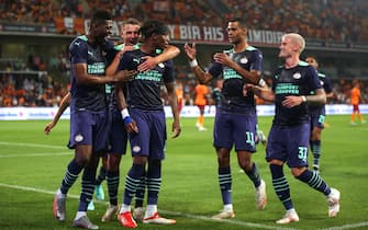 epa09374816 Noni Madueke (C) of Eindhoven celebrates with teammates after scoring the 1-0 lead during the UEFA Champions League second qualifying round, second leg soccer match between  Galatasaray Istanbul and PSV Eindhoven in Istanbul, Turkey, 28 July 2021.  EPA/ERDEM SAHIN