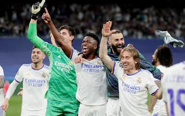 MADRID, SPAIN - MAY 4: Thibaut Courtois of Real Madrid, Vinicius Junior of Real Madrid, Karim Benzema of Real Madrid, Luka Modric of Real Madrid celebrating the victory   during the UEFA Champions League  match between Real Madrid v Manchester City at the Santiago Bernabeu on May 4, 2022 in Madrid Spain (Photo by David S. Bustamante/Soccrates/Getty Images)