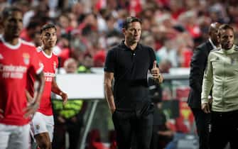 epa10135224 Benfica head coach Roger Schmidt during their 2nd leg match with Dynamo Kyiv of the UEFA Champions League play-off round at the Luz stadium in Lisbon, Portugal, 23 August 2022.  EPA/TIAGO PETINGA