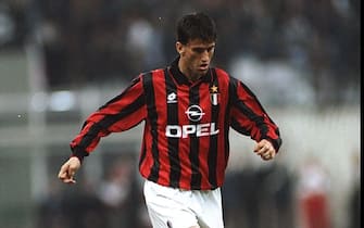 1 Apr 1995:  Christian Panucci of AC Milan in action during a Serie A match against Juventus FC at the Giuseppe Meazza Stadium in Milan, Italy. Juventus FC won the match 2-0. \ Mandatory Credit: Allsport UK /Allsport