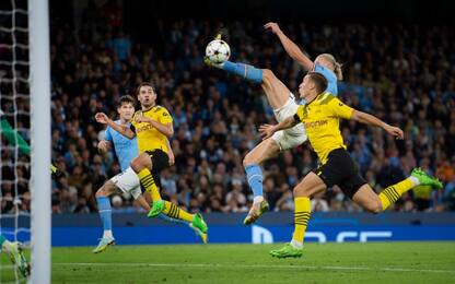 Haaland segna "volando": il gol ricorda Cruijff