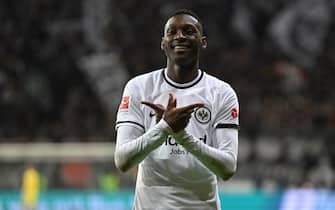 09 November 2022, Hessen, Frankfurt/Main: Soccer: Bundesliga, Eintracht Frankfurt - TSG 1899 Hoffenheim, Matchday 14 at Deutsche Bank Park. Frankfurt's goal scorer Randal Kolo Muani celebrates after his goal for 2:0. Photo: Arne Dedert/dpa - IMPORTANT NOTE: In accordance with the requirements of the DFL Deutsche Fußball Liga and the DFB Deutscher Fußball-Bund, it is prohibited to use or have used photographs taken in the stadium and/or of the match in the form of sequence pictures and/or video-like photo series.